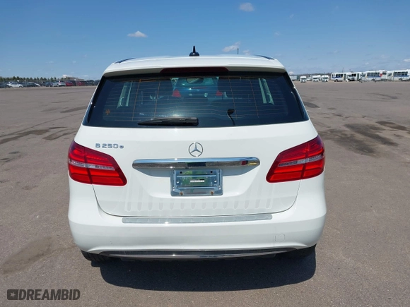 2017 Mercedes-Benz B-Class with VIN WDDVP9ABXHJ016806, listed as a IAAI auction lot 42106582 with 47,329 mi miles. Bid and sale history available at carsss.com. Image 16.