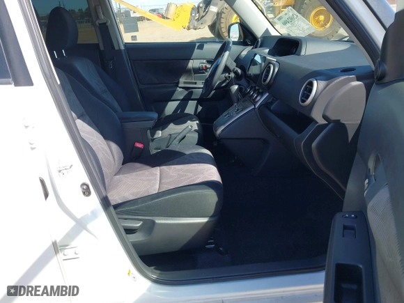 2013 Scion xB with VIN JTLZE4FEXDJ037953, listed as a IAAI auction lot 42002490 with 106,206 mi miles. Bid and sale history available at carsss.com. Image 5.