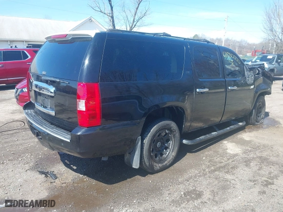 2007 Chevrolet Suburban LT with VIN 3GNFK16357G166135, listed as a IAAI auction lot 41880000 with 229,465 mi miles. Bid and sale history available at carsss.com. Image 4.
