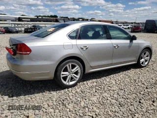 2014 Volkswagen Passat SEL Premium z VIN 1VWCN7A37EC048162, wystawiony jako Copart lot #55351735 z przebiegiem 110 549 mil mil oraz Czysty tytuł • Clean title. Historia ofert i sprzedaży dostępna na DreamBid. Obrazek 3.