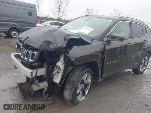 2018 Jeep Compass Limited with VIN 3C4NJDCB6JT201543, listed as a IAAI auction lot 42005502 with 1 mi miles. Bid and sale history available at carsss.com. Image 2.