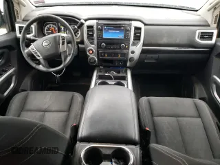 2018 Nissan Titan SV z VIN 1N6AA1E51JN504070, wystawiony jako Copart lot #54471665 z przebiegiem 179 603 mil mil oraz Szkoda całkowita • Salvage title. Historia ofert i sprzedaży dostępna na DreamBid. Obrazek 8.