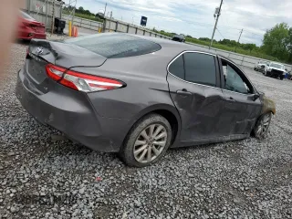 2018 Toyota Camry LE с VIN 4T1B11HK6JU573623, выставлен на аукционе Copart как лот 61994865 с пробегом Не указан миль и Списание • Salvage title. История ставок и продаж доступна на DreamBid. Изображение 3.