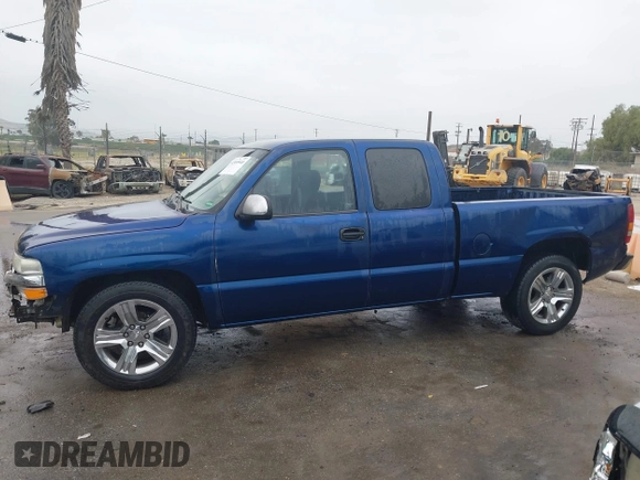 2002 Chevrolet Silverado 1500 LT with VIN 2GCEC19T821380843, listed as a IAAI auction lot 42095940 with 309,450 mi miles and . Bid and sale history available at DreamBid. Image 13.