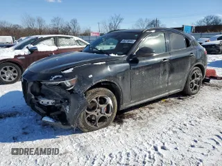2018 Alfa Romeo Stelvio Ti Sport z VIN ZASFAKNN4J7C05084, wystawiony jako Copart lot #45278695 z przebiegiem 57 458 mil mil oraz Szkoda całkowita • Salvage title. Historia ofert i sprzedaży dostępna na DreamBid. Obrazek 1.