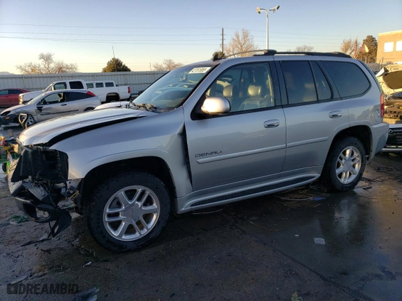 2007 GMC Envoy Denali with VIN 1GKET63M772258811, listed as a Copart auction lot 42761855 with 111,816 mi miles and Salvage Title. Bid and sale history available at carsss.com. Image 1.