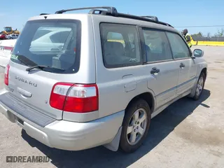 2001 Subaru Forester S w/Premium Pkg with VIN JF1SF65651H757251, listed as a IAAI auction lot 42101284 with 212,856 mi miles. Bid and sale history available at carsss.com. Image 4.