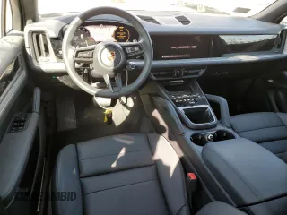 2024 Porsche Cayenne с VIN WP1AA2AY5RDA13168, выставлен на аукционе Copart как лот 50158205 с пробегом 4 568 миль миль и Списание • Salvage title. История ставок и продаж доступна на DreamBid. Изображение 8.