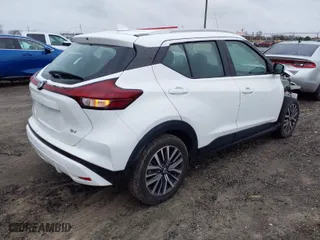 2021 Nissan Kicks SV with VIN 3N1CP5CV9ML501123, listed as a IAAI auction lot 41622830 with 100,000 mi miles. Bid and sale history available at carsss.com. Image 4.