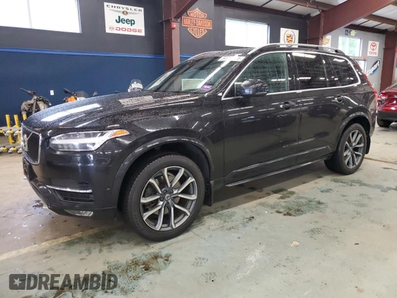 2018 Volvo XC90 Momentum z VIN YV4A22PK7J1218088, wystawiony jako Copart lot #58251775 z przebiegiem 169 073 mil mil oraz Tytuł czysty. Historia ofert i sprzedaży dostępna na DreamBid. Obrazek 1.