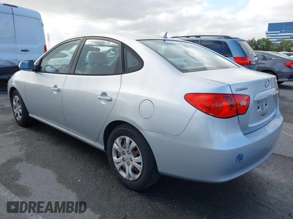 2009 Hyundai Elantra SE z VIN KMHDU46D89U711633, wystawiony jako IAAI lot #42239722 z przebiegiem 156 270 mil mil oraz . Historia ofert i sprzedaży dostępna na DreamBid. Obrazek 3.