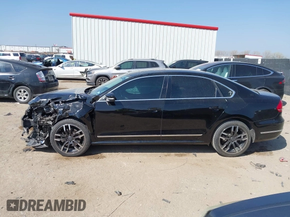 2015 Volkswagen Passat SEL Premium z VIN 1VWCV7A30FC024271, wystawiony jako IAAI lot #41788754 z przebiegiem 108 278 mil mil oraz . Historia ofert i sprzedaży dostępna na DreamBid. Obrazek 14.