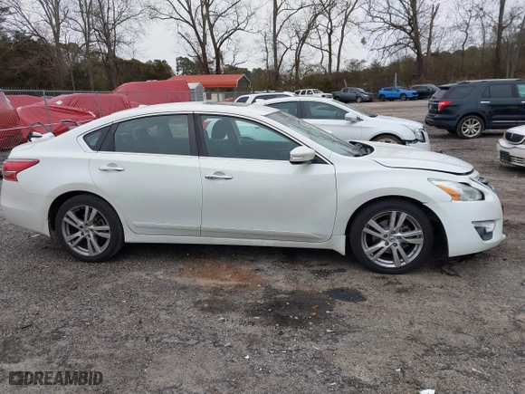 2013 Nissan Altima 3.5 SL with VIN 1N4BL3AP9DN554407, listed as a IAAI auction lot 41394630 with 134,500 mi miles. Bid and sale history available at carsss.com. Image 13.