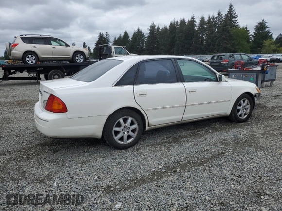 2001 Toyota Avalon XL z VIN 4T1BF28B31U136069, wystawiony jako Copart lot #57355025 z przebiegiem 217 489 mil mil oraz Szkody całkowita. Historia ofert i sprzedaży dostępna na DreamBid. Obrazek 3.