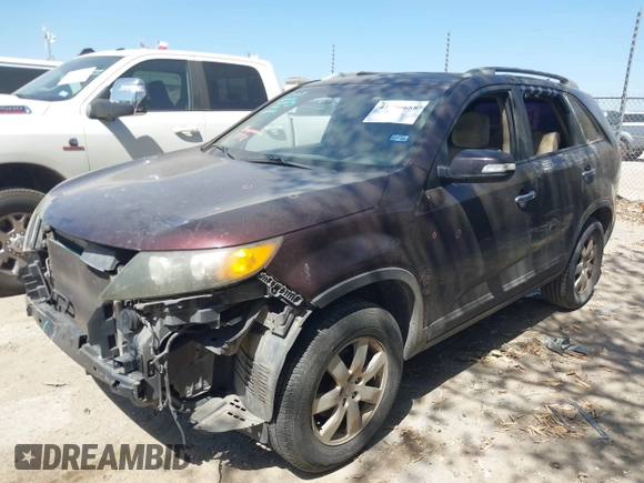 2011 Kia Sorento LX with VIN 5XYKT4A13BG145755, listed as a IAAI auction lot 41796688 with 165,391 mi miles. Bid and sale history available at carsss.com. Image 2.