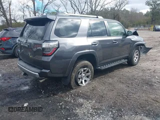 2014 Toyota 4Runner Limited with VIN JTEBU5JR4E5162629, listed as a IAAI auction lot 41265652 with 152,961 mi miles. Bid and sale history available at carsss.com. Image 4.