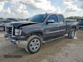 2010 GMC Sierra 1500 SLE z VIN 1GTSCVE04AZ124792, wystawiony jako Copart lot #61503085 z przebiegiem 195 971 mil mil oraz Szkoda całkowita • Salvage title. Historia ofert i sprzedaży dostępna na DreamBid. Obrazek 1.