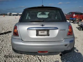 2007 MINI Hardtop z VIN WMWMF33557TL77261, wystawiony jako Copart lot #52651125 z przebiegiem 129 752 mil mil oraz Szkoda całkowita • Salvage title. Historia ofert i sprzedaży dostępna na DreamBid. Obrazek 6.