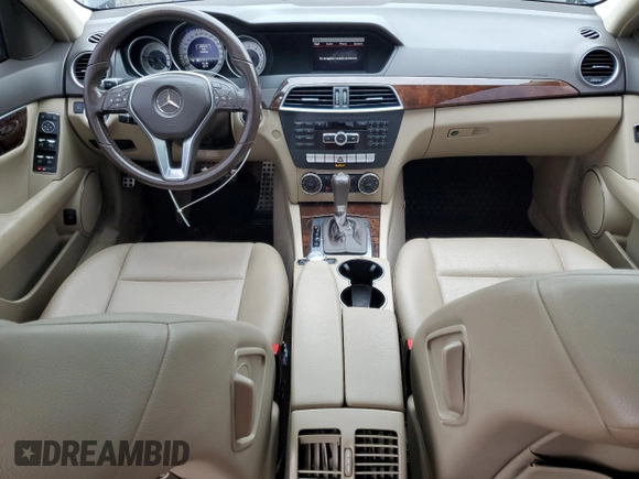 2013 Mercedes-Benz C 300 Sport z VIN WDDGF8AB4DR279598, wystawiony jako Copart lot #56685705 z przebiegiem 103 830 mil mil oraz Szkoda całkowita • Salvage title. Historia ofert i sprzedaży dostępna na DreamBid. Obrazek 8.