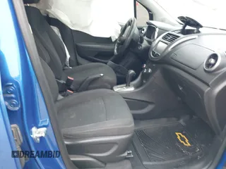 2015 Chevrolet Trax LS with VIN KL7CJKSB5FB252602, listed as a IAAI auction lot 41856675 with 204,530 mi miles. Bid and sale history available at carsss.com. Image 5.