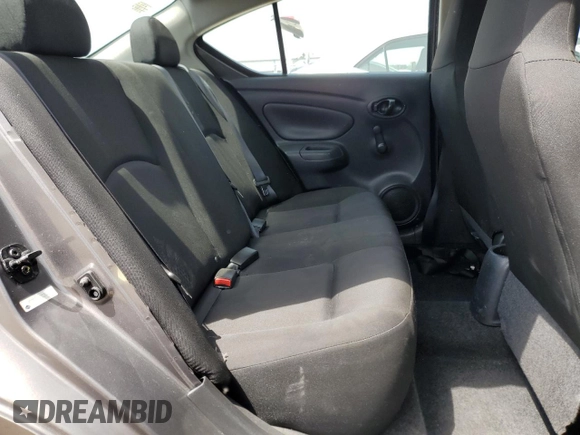 2017 Nissan Versa SV z VIN 3N1CN7AP9HL819481, wystawiony jako Copart lot #56938455 z przebiegiem 35 351 mil mil oraz Nie do naprawy • Non repairable. Historia ofert i sprzedaży dostępna na DreamBid. Obrazek 10.