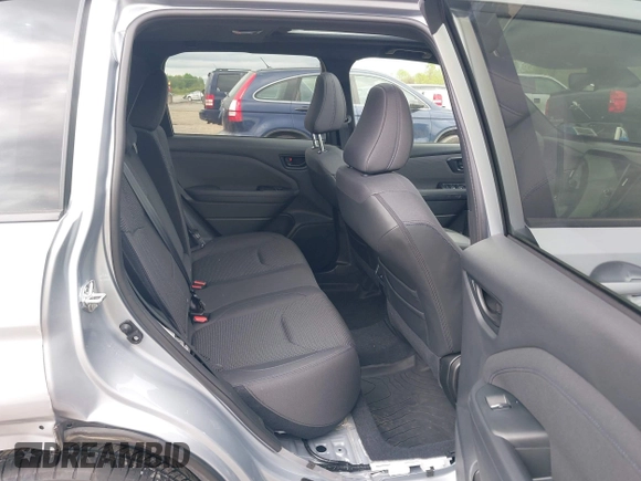 2025 Subaru Forester Premium z VIN JF2SLDDC1SH441525, wystawiony jako IAAI lot #42276340 z przebiegiem 6 389 mil mil oraz . Historia ofert i sprzedaży dostępna na DreamBid. Obrazek 8.