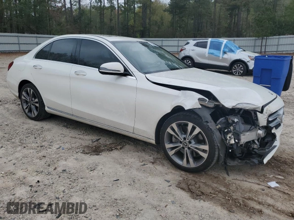 2019 Mercedes-Benz C 300 with VIN 55SWF8DB4KU294587, listed as a Copart auction lot 50588995 with 72,578 mi miles and Salvage title. Bid and sale history available at DreamBid. Image 4.