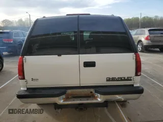 1998 Chevrolet Tahoe z VIN 1GNEK13R7WJ340188, wystawiony jako Copart lot #52177815 z przebiegiem 217 850 mil mil oraz Szkody całkowita. Historia ofert i sprzedaży dostępna na DreamBid. Obrazek 6.