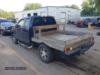 2004 Ford F-150 XLT z VIN 1FTPX14574NC36613, wystawiony jako IAAI lot #42741713 z przebiegiem 156 494 mil mil oraz . Historia ofert i sprzedaży dostępna na DreamBid. Obrazek 3.
