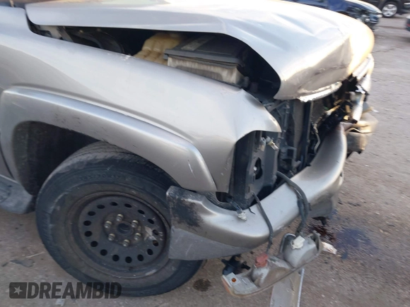 2003 Chevrolet Suburban LT z VIN 3GNEC16Z03G317762, wystawiony jako IAAI lot #40997537 z przebiegiem Nie podano mil oraz . Historia ofert i sprzedaży dostępna na DreamBid. Obrazek 6.