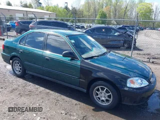 2000 Honda Civic LX with VIN 1HGEJ6672YL022393, listed as a IAAI auction lot 41968262 with 231,261 mi miles. Bid and sale history available at carsss.com. Image 1.