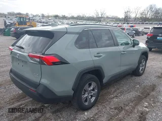 2022 Toyota RAV4 XLE with VIN 2T3P1RFV0NW270223, listed as a IAAI auction lot 41884581 with 20,832 mi miles. Bid and sale history available at carsss.com. Image 4.