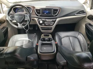 2018 Chrysler Pacifica Touring L with VIN 2C4RC1BG6JR124425, listed as a Copart auction lot 56132055 with 89,575 mi miles and Salvage Title. Bid and sale history available at DreamBid. Image 8.