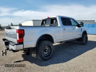 2018 Ford F-350 XL z VIN 1FT8W3BT1JEB01191, wystawiony jako Copart lot #61360815 z przebiegiem 211 542 mil mil oraz Czysty tytuł • Clean title. Historia ofert i sprzedaży dostępna na DreamBid. Obrazek 3.