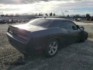 2019 Dodge Challenger SXT z VIN 2C3CDZAG8KH509337, wystawiony jako Copart lot #46736435 z przebiegiem 71 991 mil mil oraz Szkoda całkowita • Salvage title. Historia ofert i sprzedaży dostępna na DreamBid. Obrazek 3.