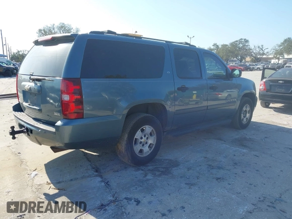 2008 Chevrolet Suburban LT w/3LT with VIN 3GNFC160X8G162523, listed as a IAAI auction lot 41527311 with 245,195 mi miles. Bid and sale history available at carsss.com. Image 4.