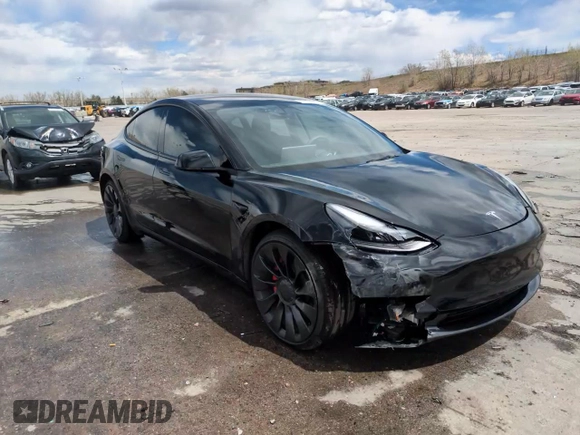 2023 Tesla Model 3 Performance z VIN 5YJ3E1ECXPF628019, wystawiony jako Copart lot #53554215 z przebiegiem 22 557 mil mil oraz Szkoda całkowita • Salvage title. Historia ofert i sprzedaży dostępna na DreamBid. Obrazek 13.