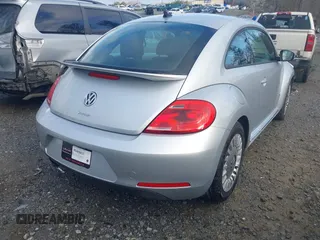 2016 Volkswagen Beetle SE с VIN 3VWJ17AT3GM606917, выставлен на аукционе IAAI как лот 41728053 с пробегом Не указан миль и . История ставок и продаж доступна на DreamBid. Изображение 4.