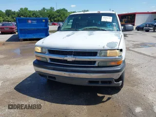 2002 Chevrolet Suburban LT with VIN 1GNEC16Z82J196802, listed as a IAAI auction lot 42284723 with 310,843 mi miles and . Bid and sale history available at DreamBid. Image 6.