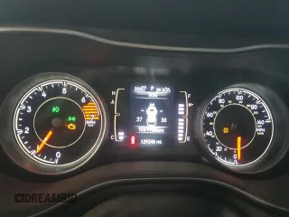 2019 Jeep Cherokee Latitude Plus with VIN 1C4PJMLB9KD122500, listed as a Copart auction lot 62504075 with 129,248 mi miles and Salvage title. Bid and sale history available at DreamBid. Image 9.