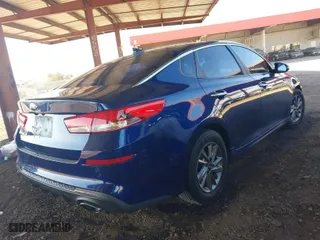 2019 Kia Optima S with VIN 5XXGT4L37KG353274, listed as a IAAI auction lot 41524460 with 82,532 mi miles. Bid and sale history available at carsss.com. Image 4.