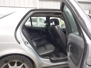 2001 Saab 9-5 with VIN YS3ED48E913024520, listed as a IAAI auction lot 41547440 with 154,615 mi miles. Bid and sale history available at carsss.com. Image 8.