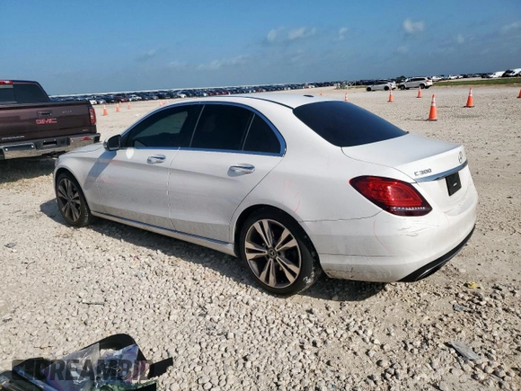 2019 Mercedes-Benz C 300 with VIN 55SWF8DB7KU289125, listed as a Copart auction lot 60836135 with 98,776 mi miles and Salvage title. Bid and sale history available at DreamBid. Image 2.