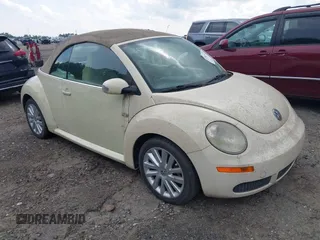 2008 Volkswagen Beetle SE с VIN 3VWRF31Y48M406655, выставлен на аукционе IAAI как лот 42186335 с пробегом 41 962 миль миль и . История ставок и продаж доступна на DreamBid. Изображение 1.