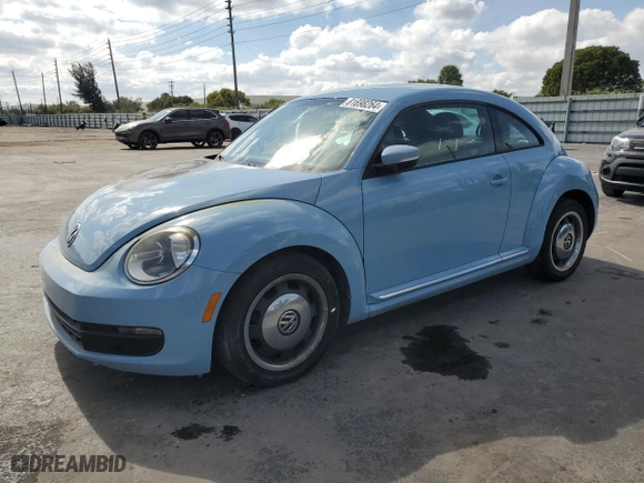 2012 Volkswagen Beetle 2.5L PZEV with VIN 3VWJP7AT4CM632290, listed as a Copart auction lot 81698264 with 98,845 mi miles and Non Repairable. Bid and sale history available at carsss.com. Image 1.