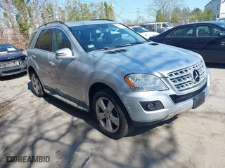 2011 Mercedes-Benz M-Class ML 350 with VIN 4JGBB8GB2BA702483, listed as a IAAI auction lot 42098725 with 187,399 mi miles. Bid and sale history available at carsss.com. Image 1.