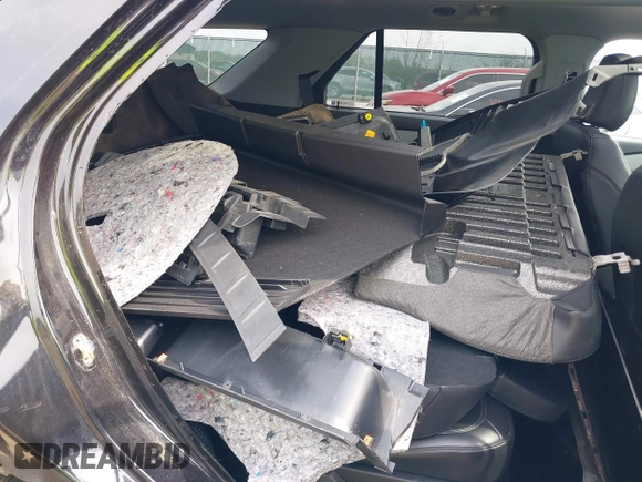 2022 Ford Explorer XLT с VIN 1FMSK8DH4NGC33861, выставлен на аукционе IAAI как лот 42135207 с пробегом 50 106 миль миль и . История ставок и продаж доступна на DreamBid. Изображение 8.