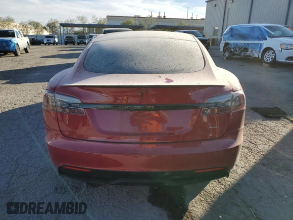 2021 Tesla Model S Plaid z VIN 5YJSA1E65MF435922, wystawiony jako Copart lot #77417854 z przebiegiem Nie podano mil oraz Szkoda całkowita • Salvage title. Historia ofert i sprzedaży dostępna na DreamBid. Obrazek 6.