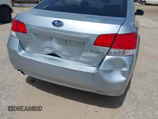2014 Subaru Legacy Premium z VIN 4S3BMCC66E3026641, wystawiony jako IAAI lot #42621371 z przebiegiem 139 187 mil mil oraz . Historia ofert i sprzedaży dostępna na DreamBid. Obrazek 6.