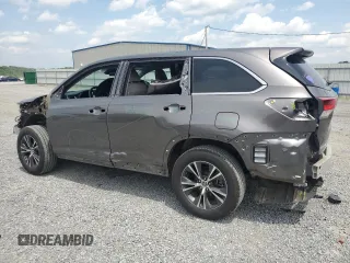 2018 Toyota Highlander LE with VIN 5TDZARFH4JS039470, listed as a Copart auction lot 56961575 with 40,236 mi miles and Salvage title. Bid and sale history available at DreamBid. Image 2.